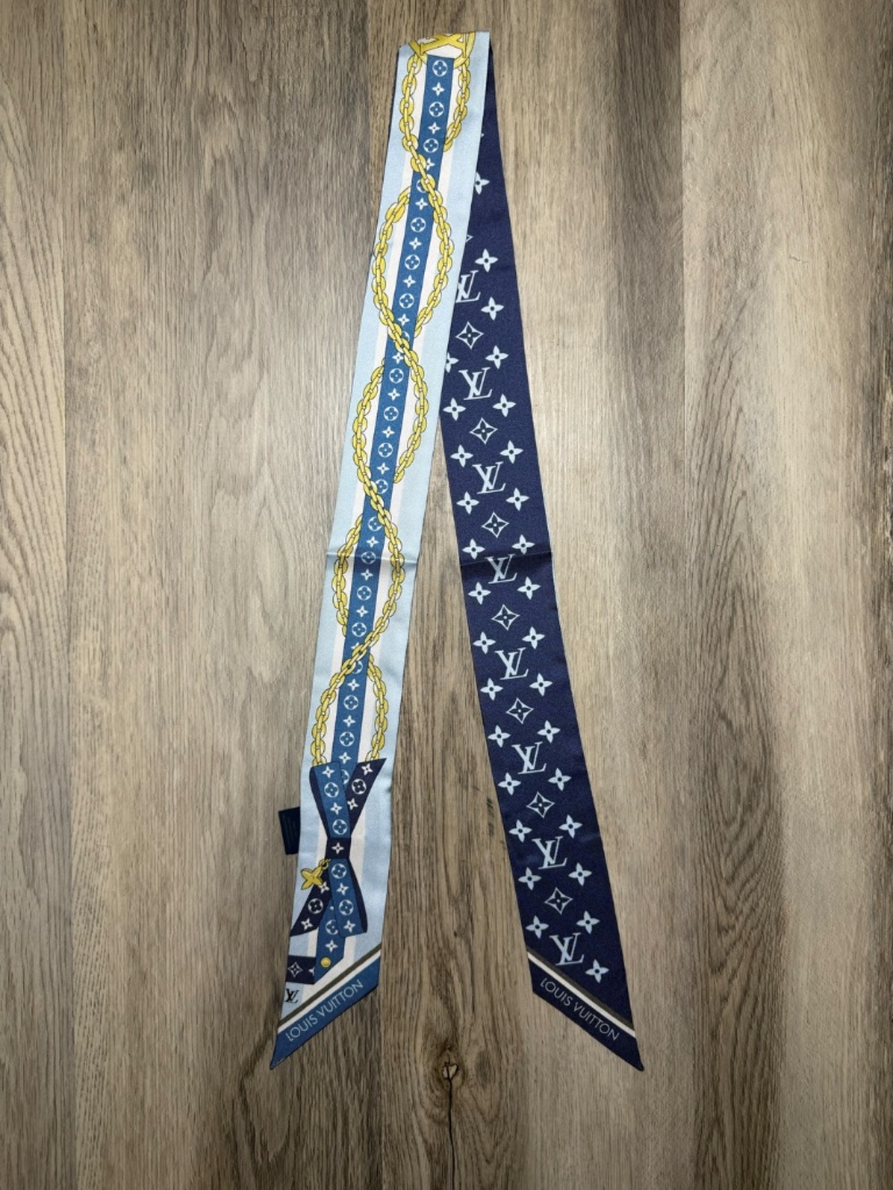 LV Bow BB Bandeau - Picture 2 of 3